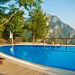 Lissiya Hotel 4*